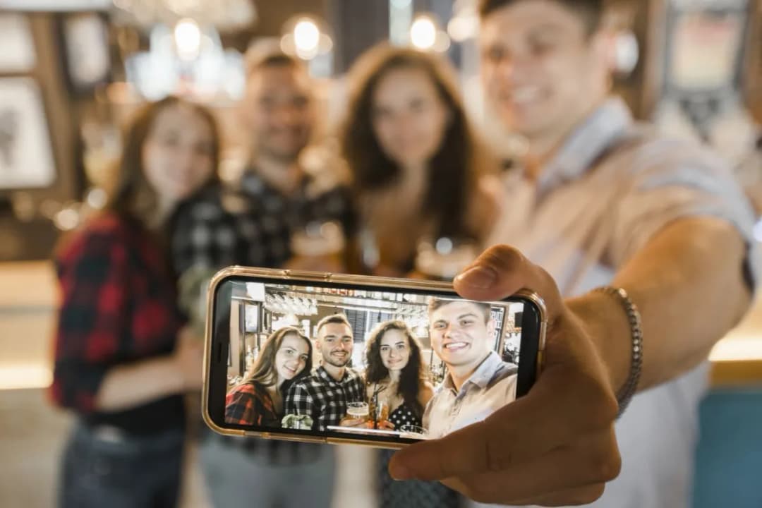 Jak zrobić selfie całej sylwetki: 10 trików na idealne zdjęcie